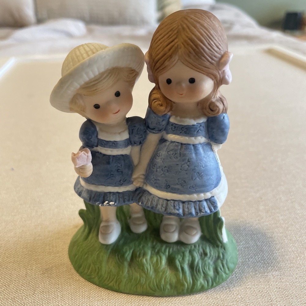 Vintage Enesco Country Cousins‎ Girls Picking Flowers 1983 Rose Spring
